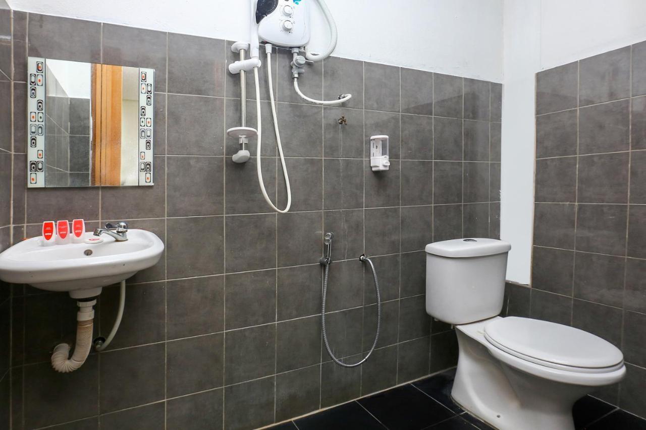 OYO 717 Mr J Hotel Wakaf Che Yeh 2 Exterior foto