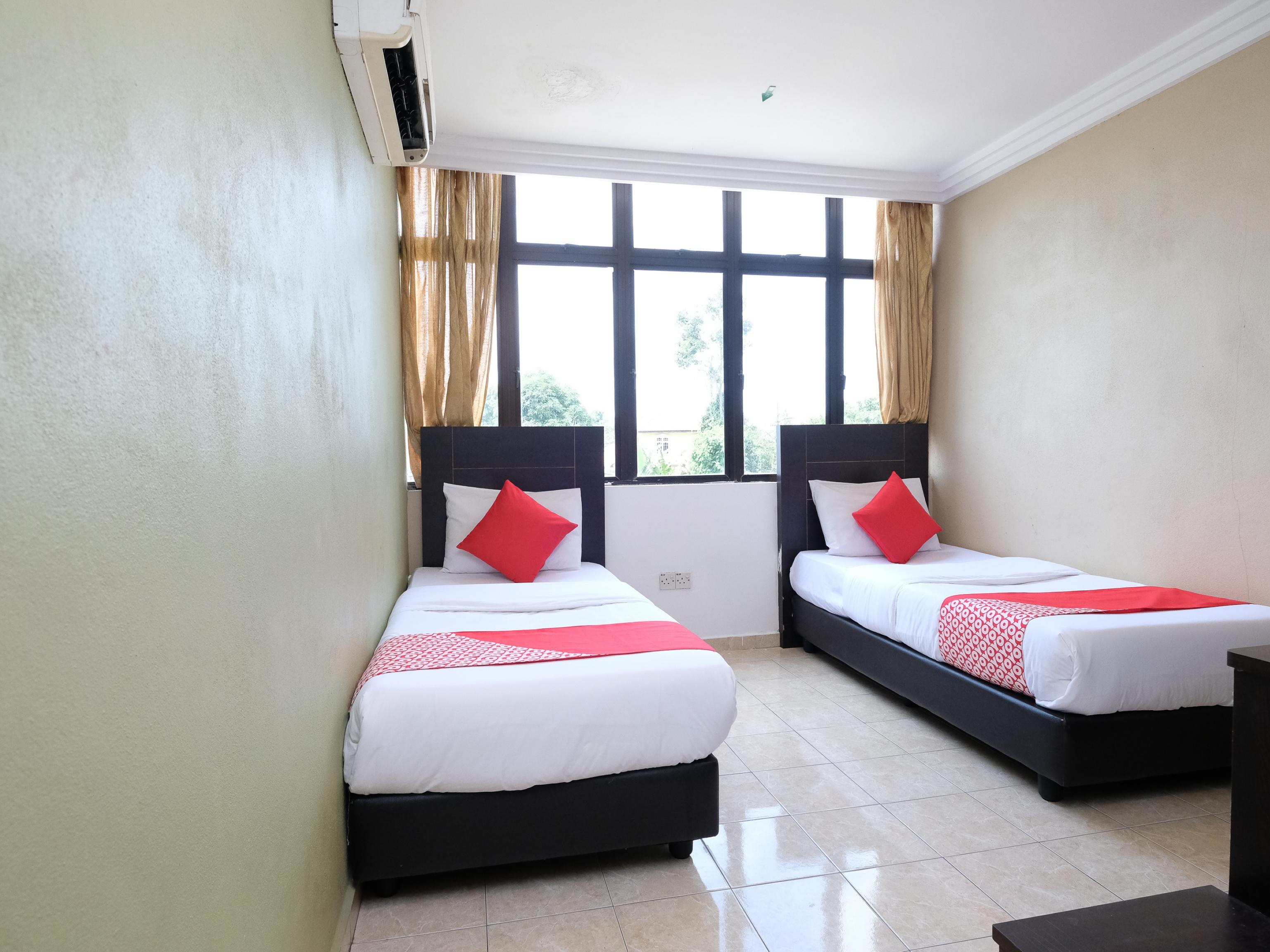 OYO 717 Mr J Hotel Wakaf Che Yeh 2 Exterior foto